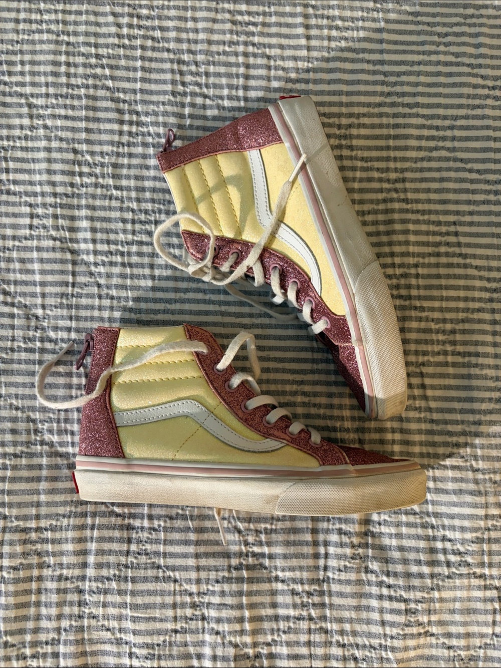Vans Pink Glitter & Cream Low-Top Shoe1 girls size 3